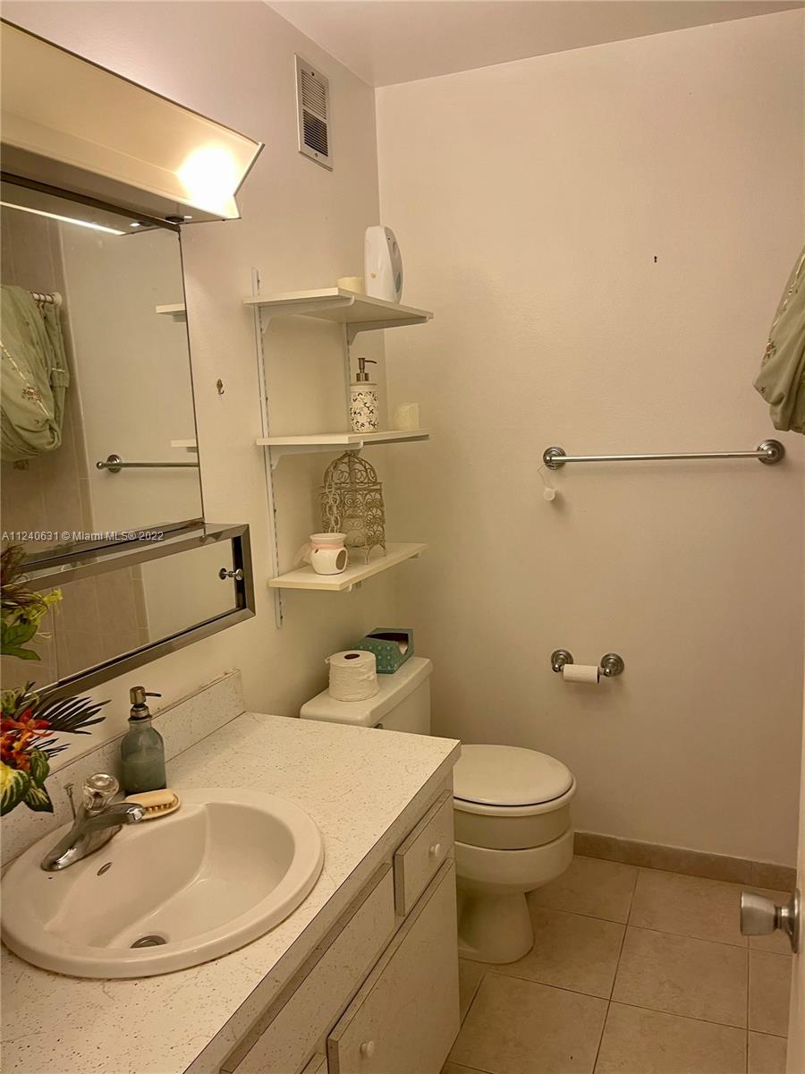 BEVERLY HILLS CONDO 3 - Residential