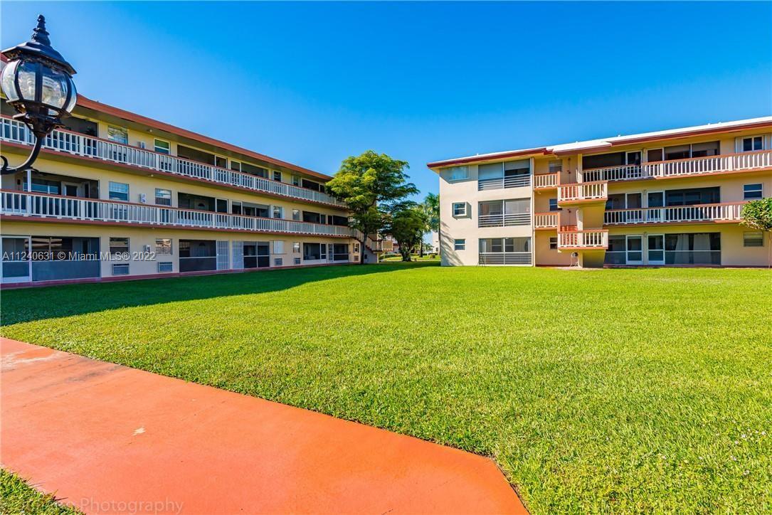 BEVERLY HILLS CONDO 3 - Residential