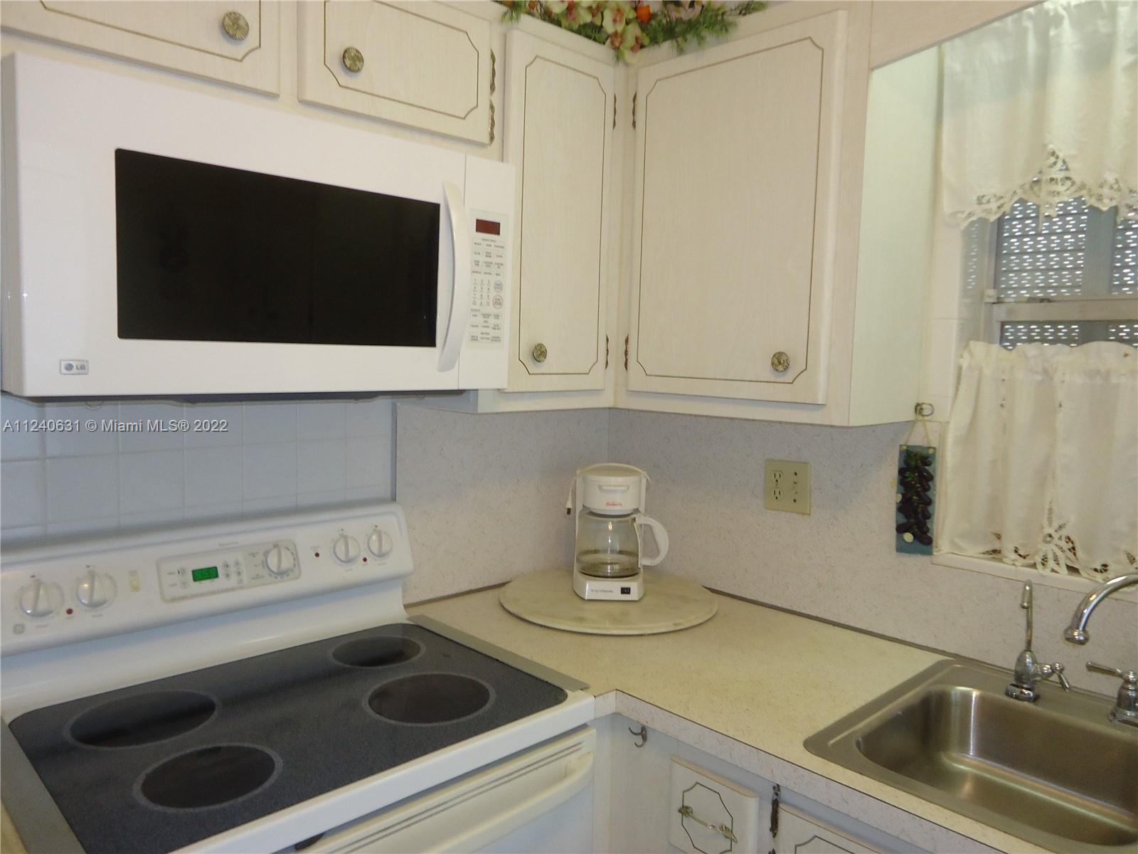 BEVERLY HILLS CONDO 3 - Residential