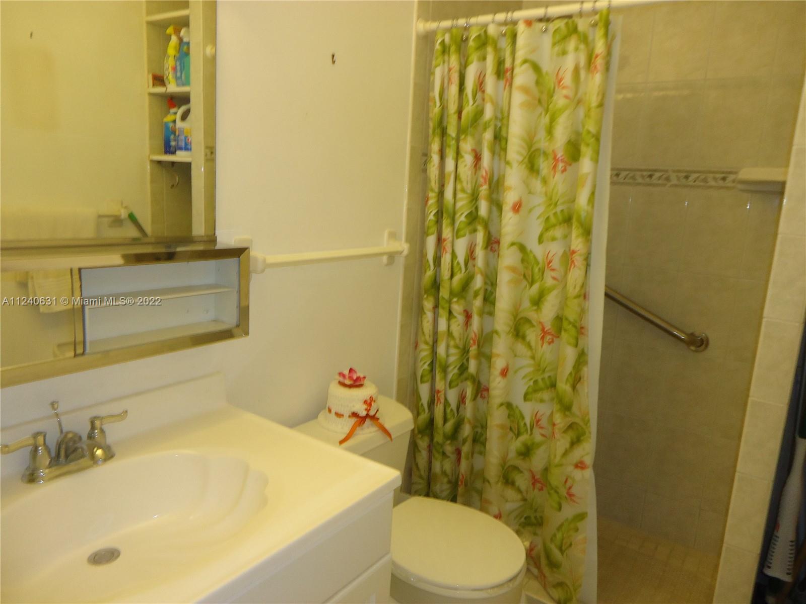 BEVERLY HILLS CONDO 3 - Residential