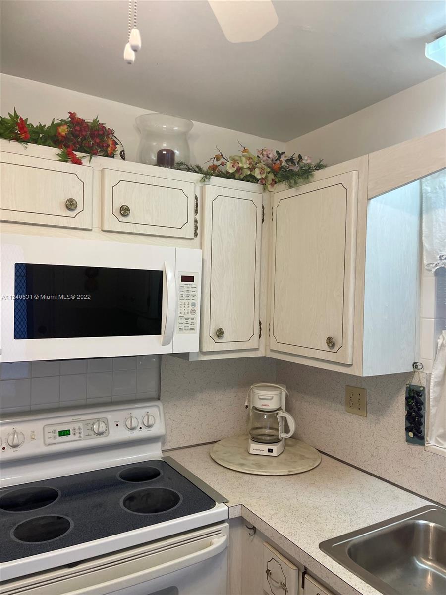 BEVERLY HILLS CONDO 3 - Residential