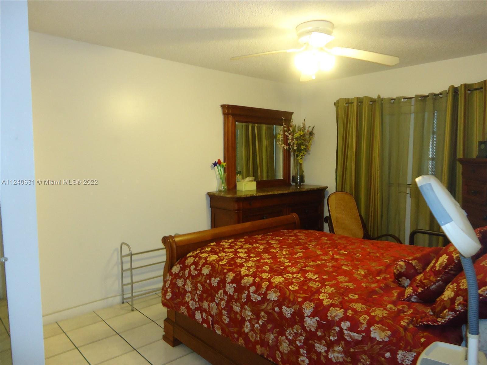 BEVERLY HILLS CONDO 3 - Residential