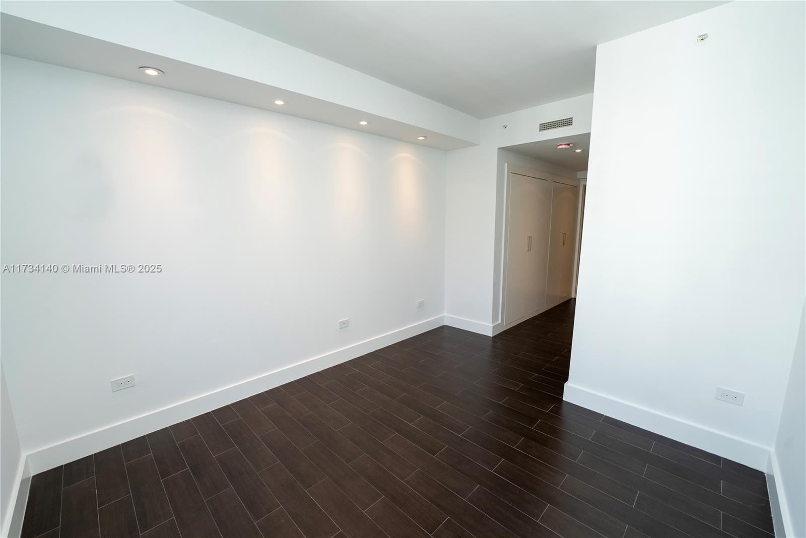 COURTS BRICKELL KEY CONDO - Residential