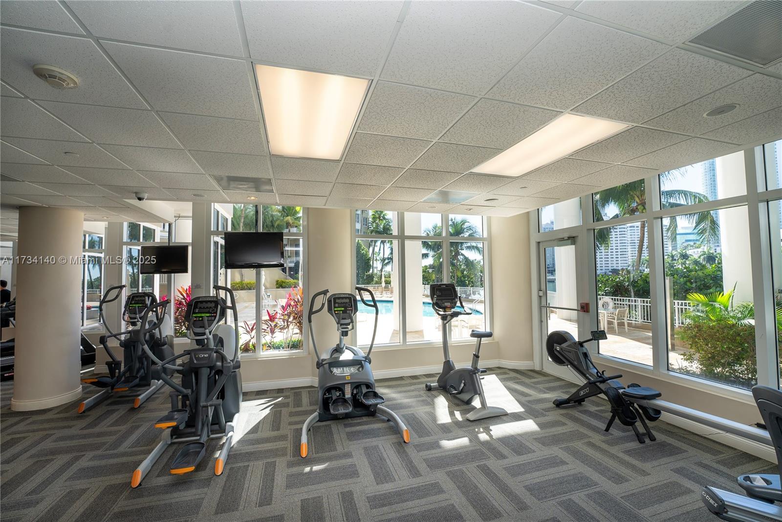 COURTS BRICKELL KEY CONDO - Residential