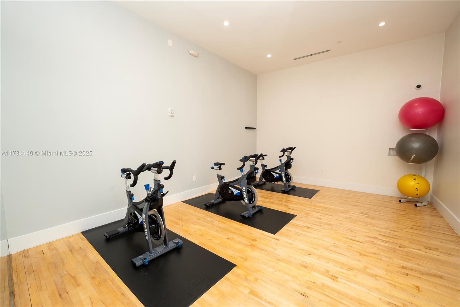COURTS BRICKELL KEY CONDO - Residential