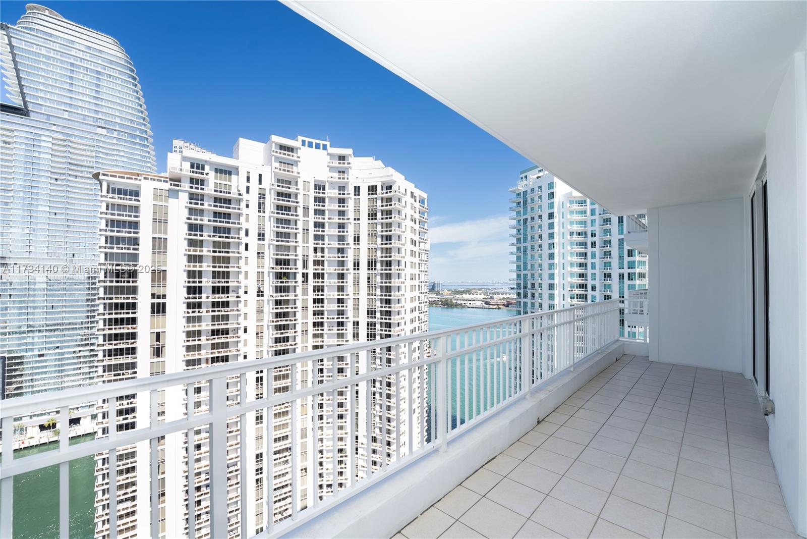 COURTS BRICKELL KEY CONDO - Residential