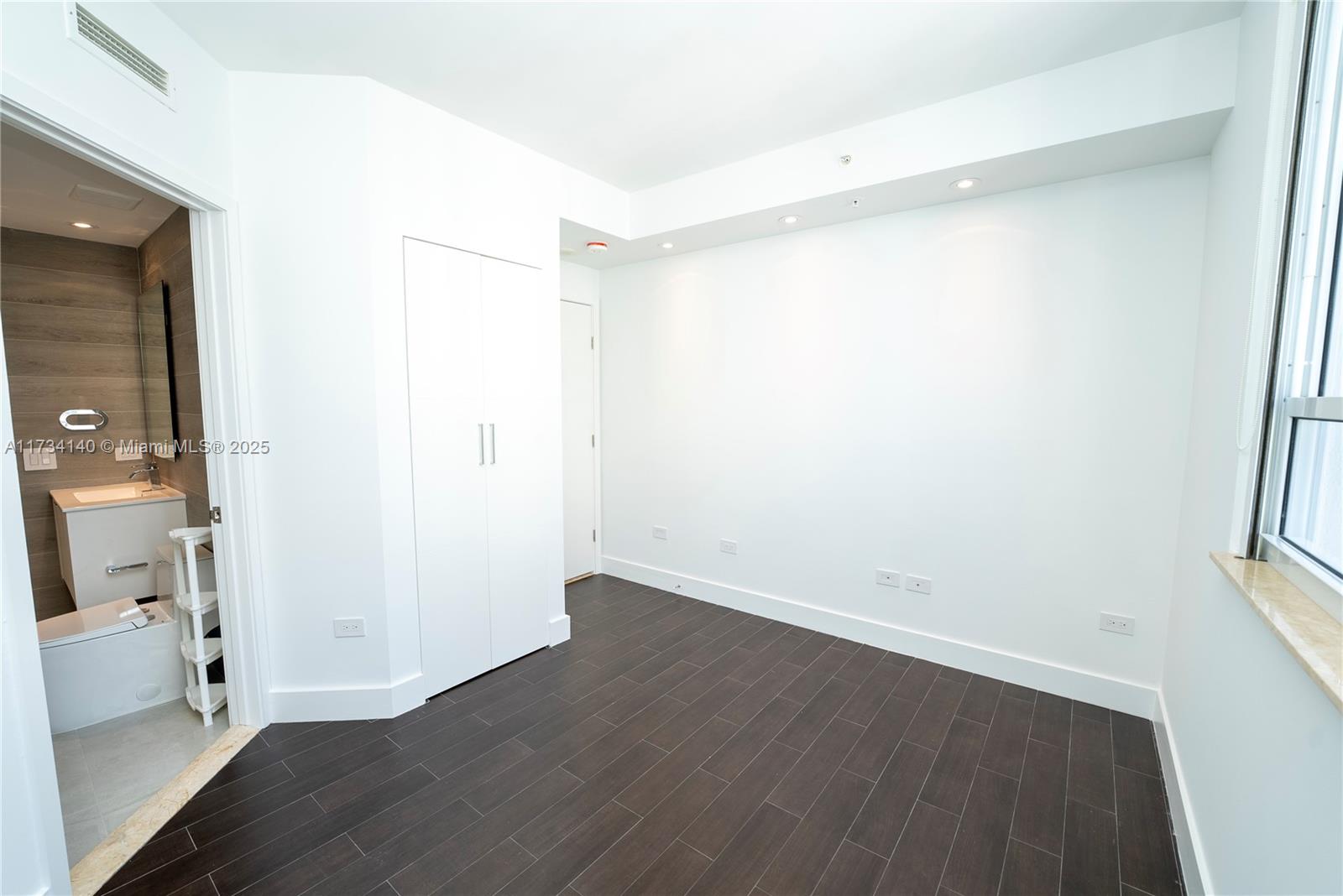 COURTS BRICKELL KEY CONDO - Residential