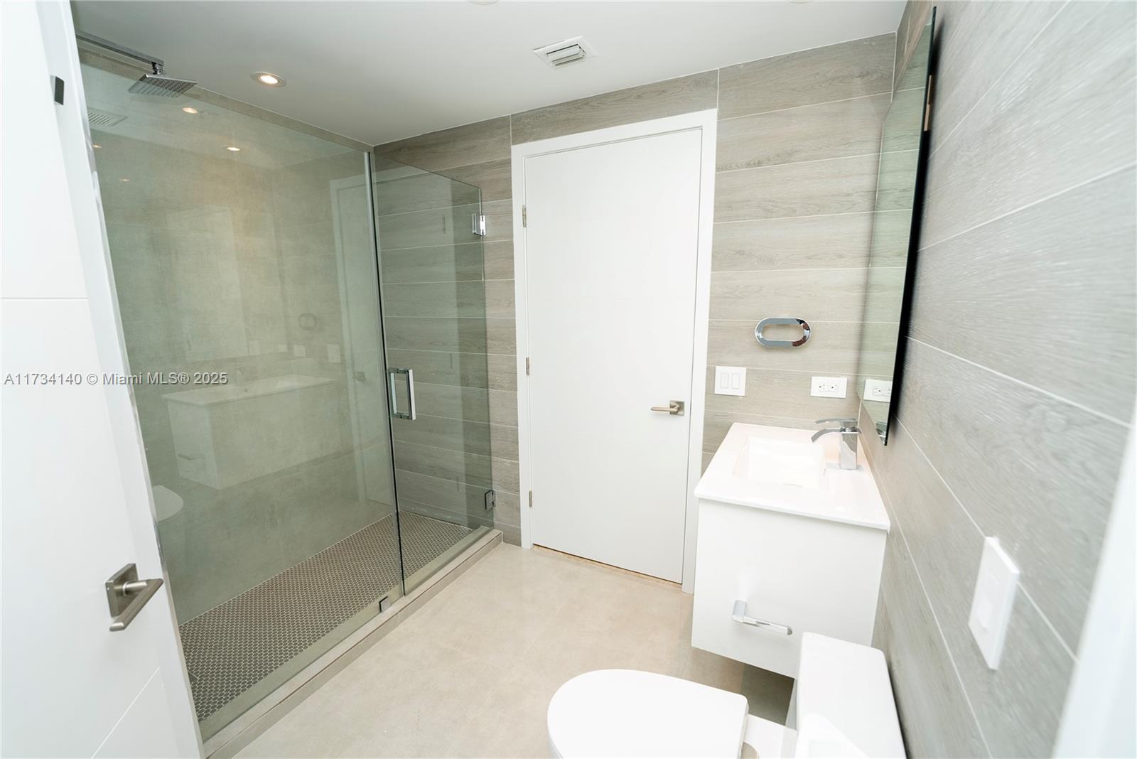 COURTS BRICKELL KEY CONDO - Residential