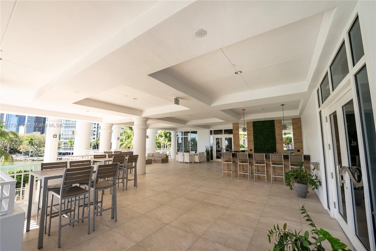 COURTS BRICKELL KEY CONDO - Residential