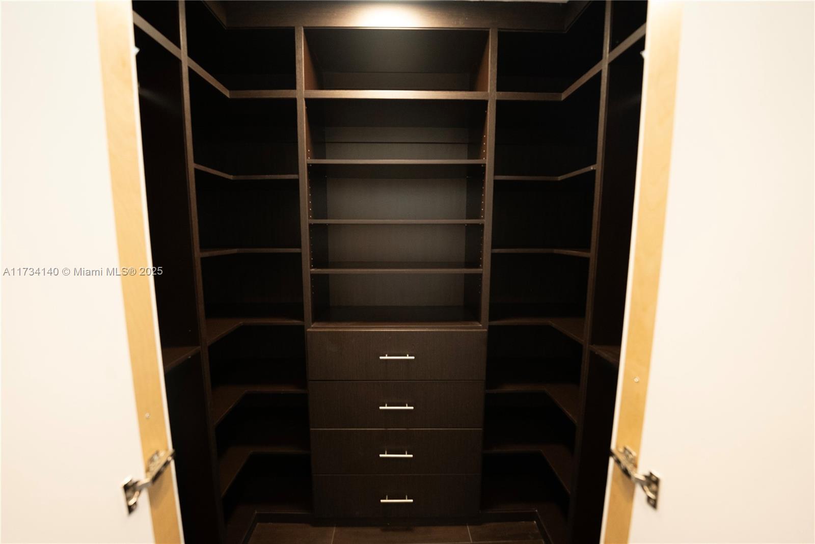 COURTS BRICKELL KEY CONDO - Residential