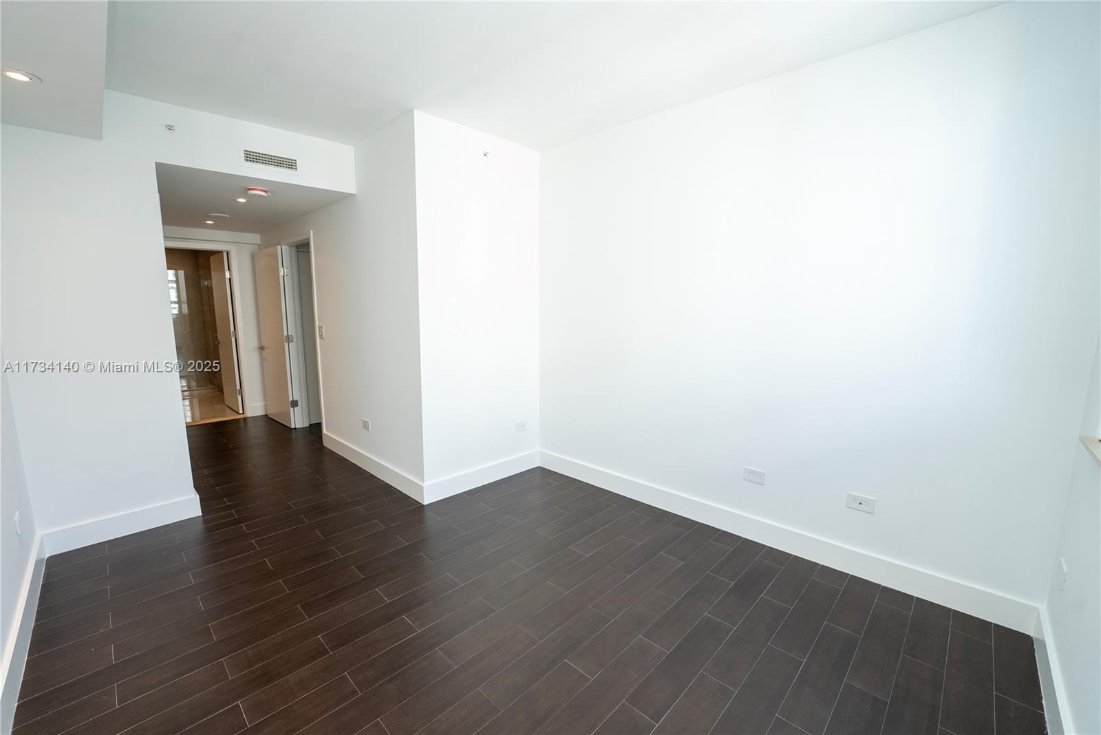 COURTS BRICKELL KEY CONDO - Residential