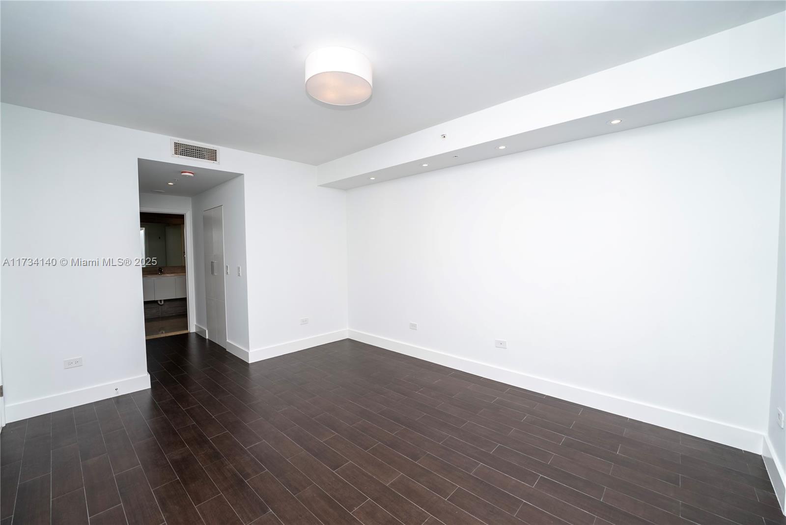 COURTS BRICKELL KEY CONDO - Residential