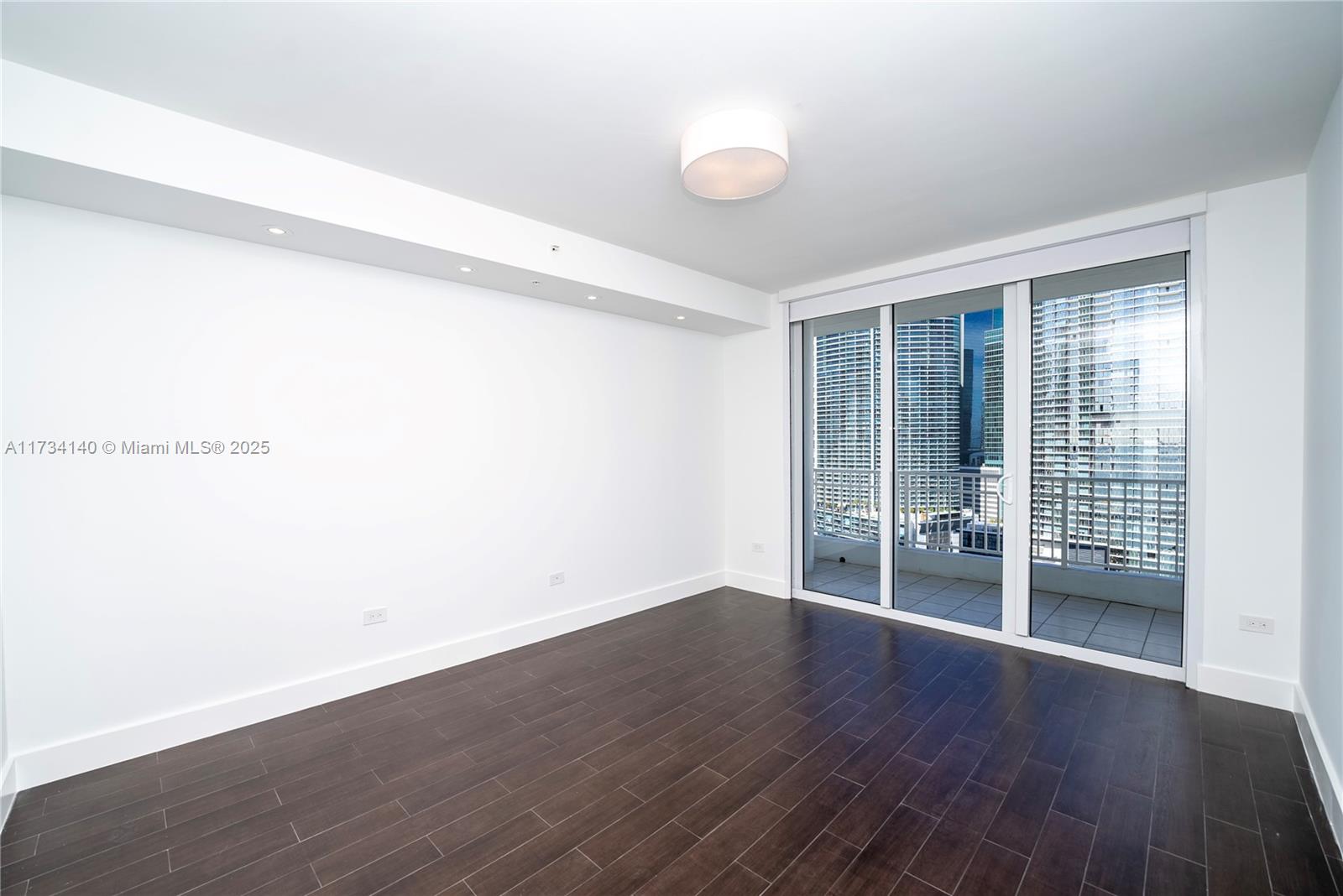 COURTS BRICKELL KEY CONDO - Residential