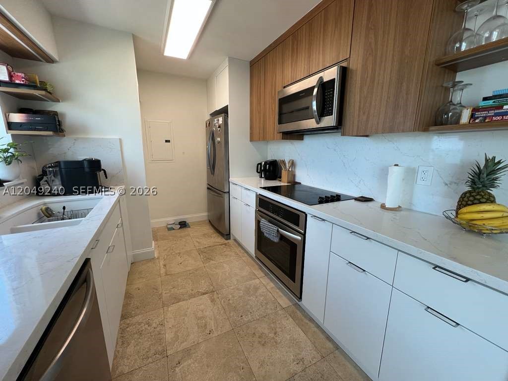 THE GRANDVIEW CONDO - Residential Lease