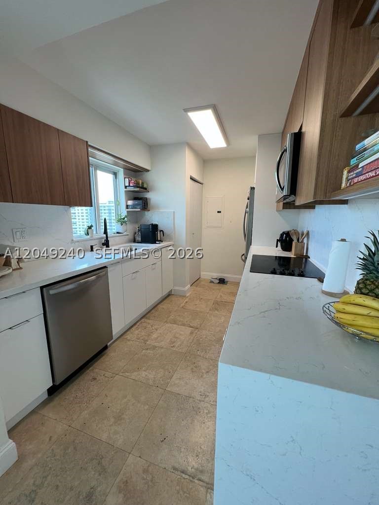 THE GRANDVIEW CONDO - Residential Lease