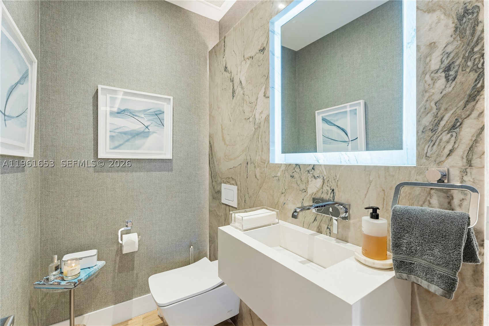 PARADISE POINT 1ST AMENDM - Residential