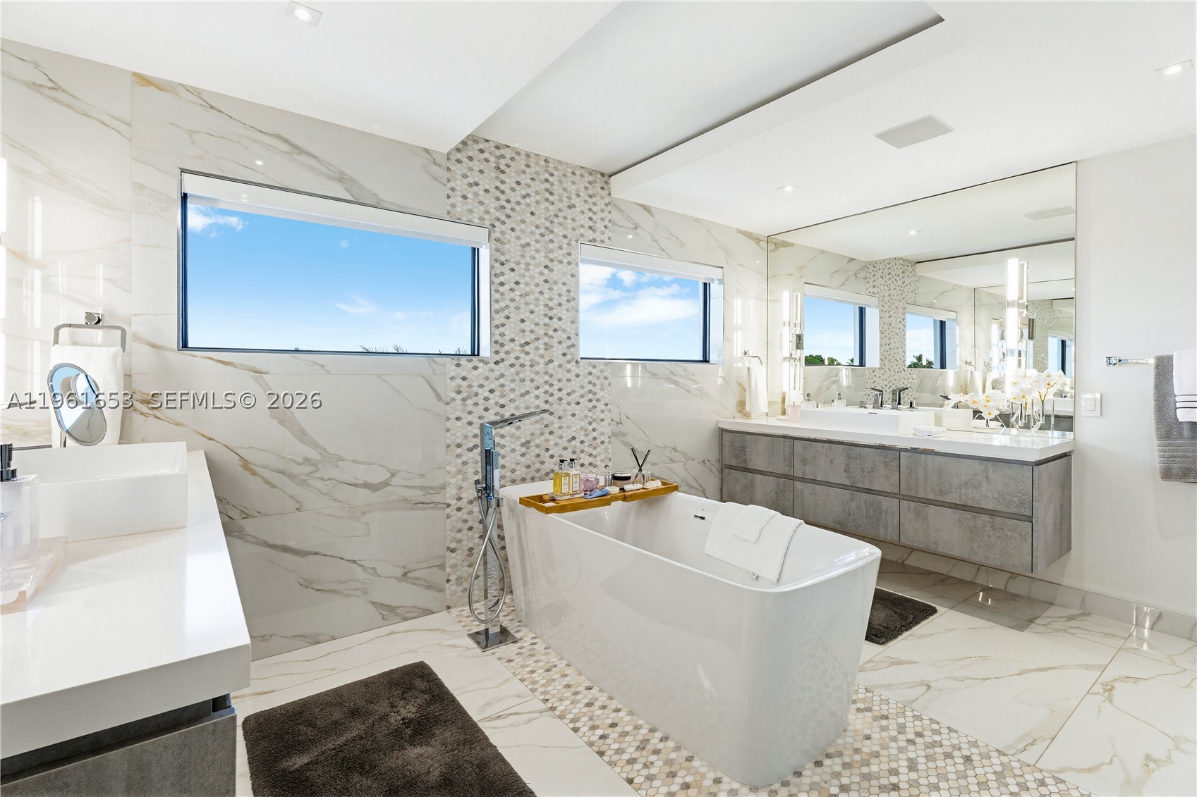 PARADISE POINT 1ST AMENDM - Residential