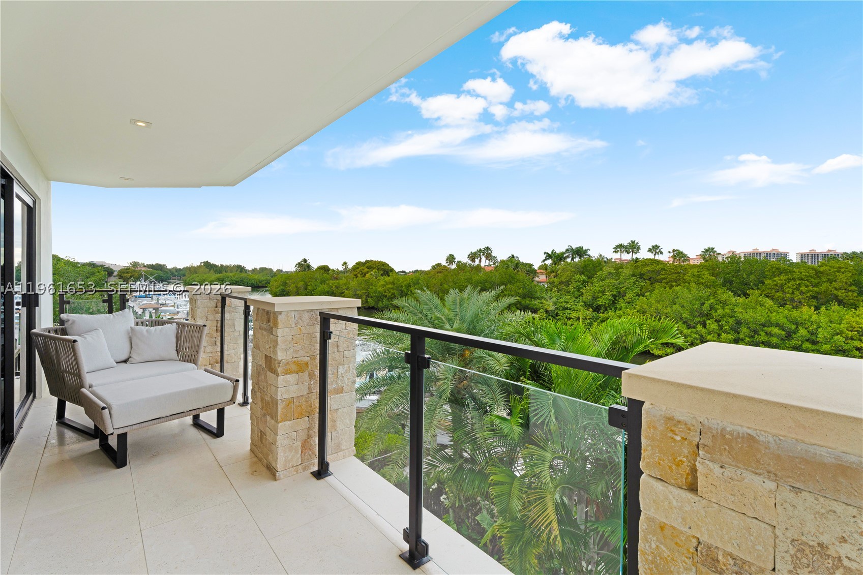 PARADISE POINT 1ST AMENDM - Residential