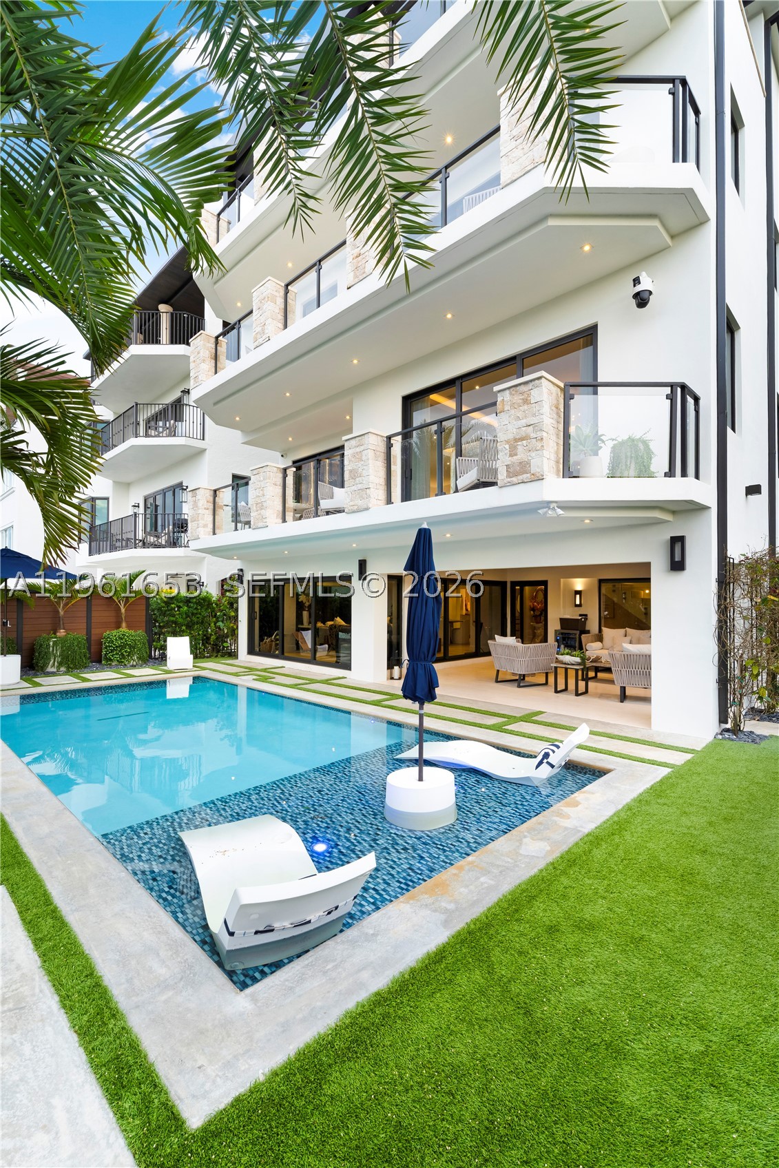 PARADISE POINT 1ST AMENDM - Residential
