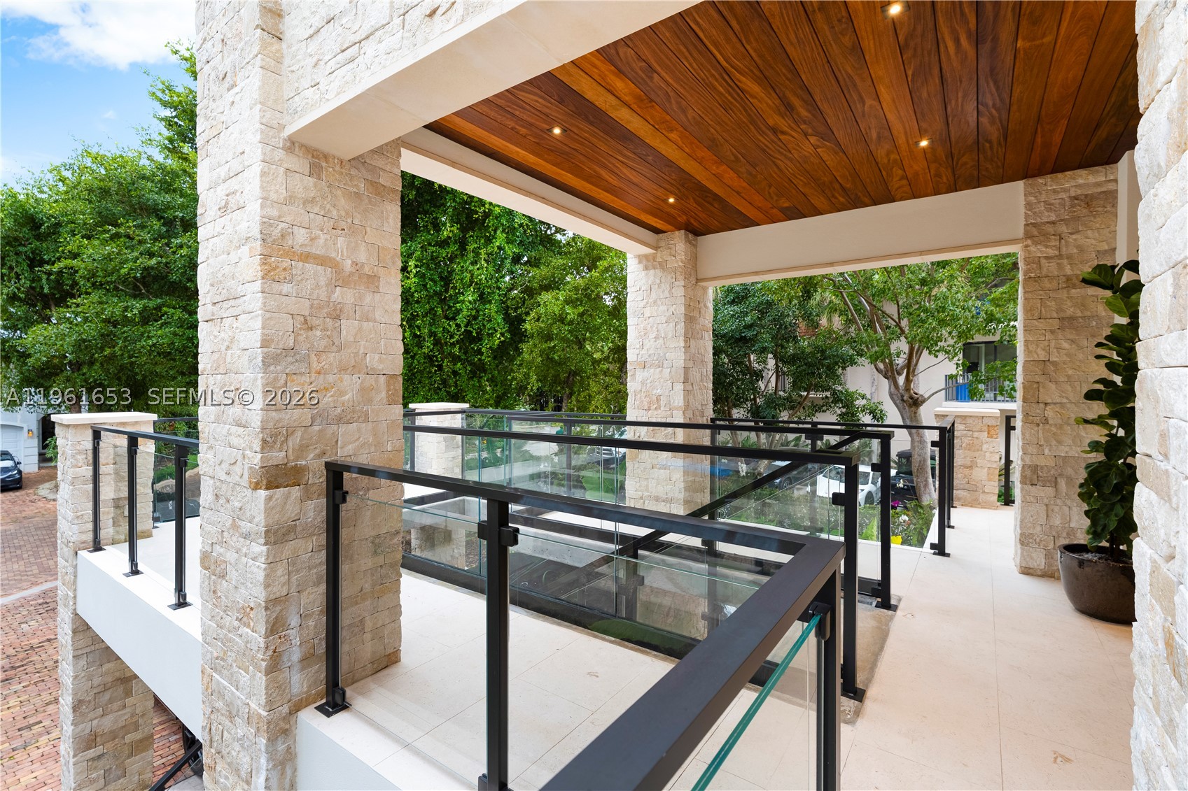 PARADISE POINT 1ST AMENDM - Residential