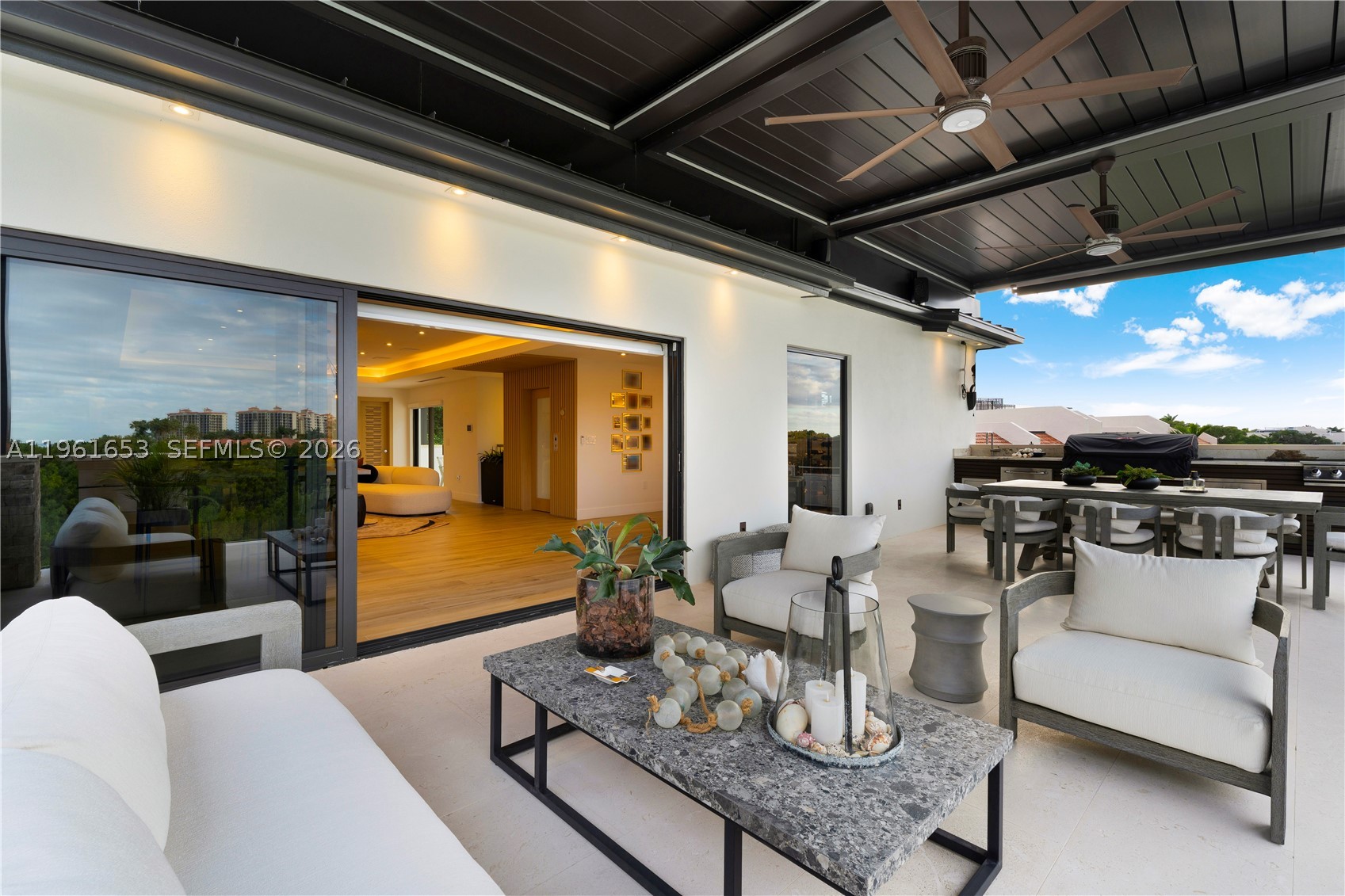 PARADISE POINT 1ST AMENDM - Residential