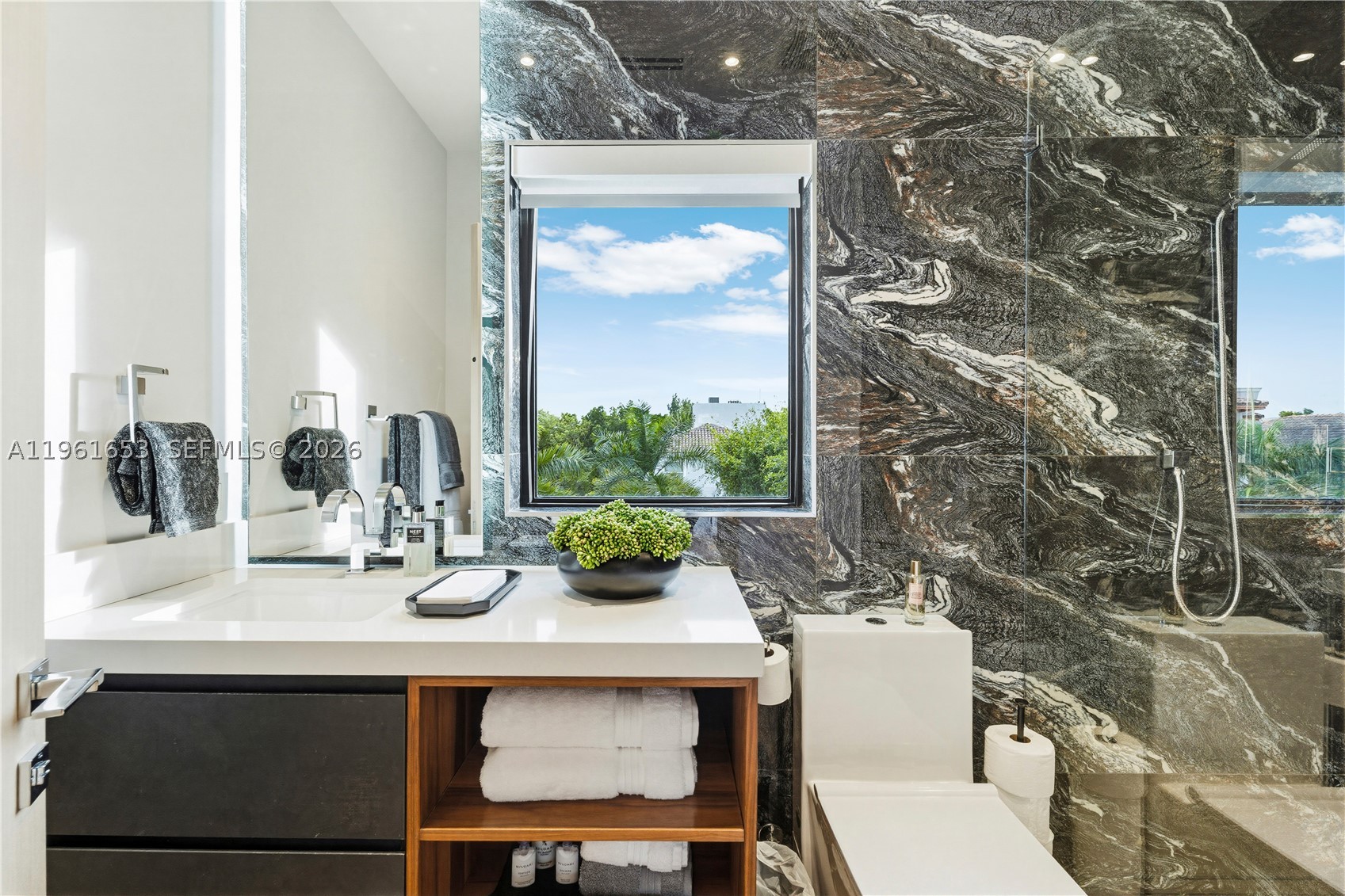 PARADISE POINT 1ST AMENDM - Residential
