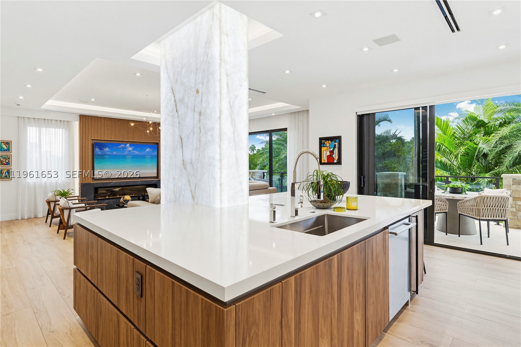PARADISE POINT 1ST AMENDM - Residential