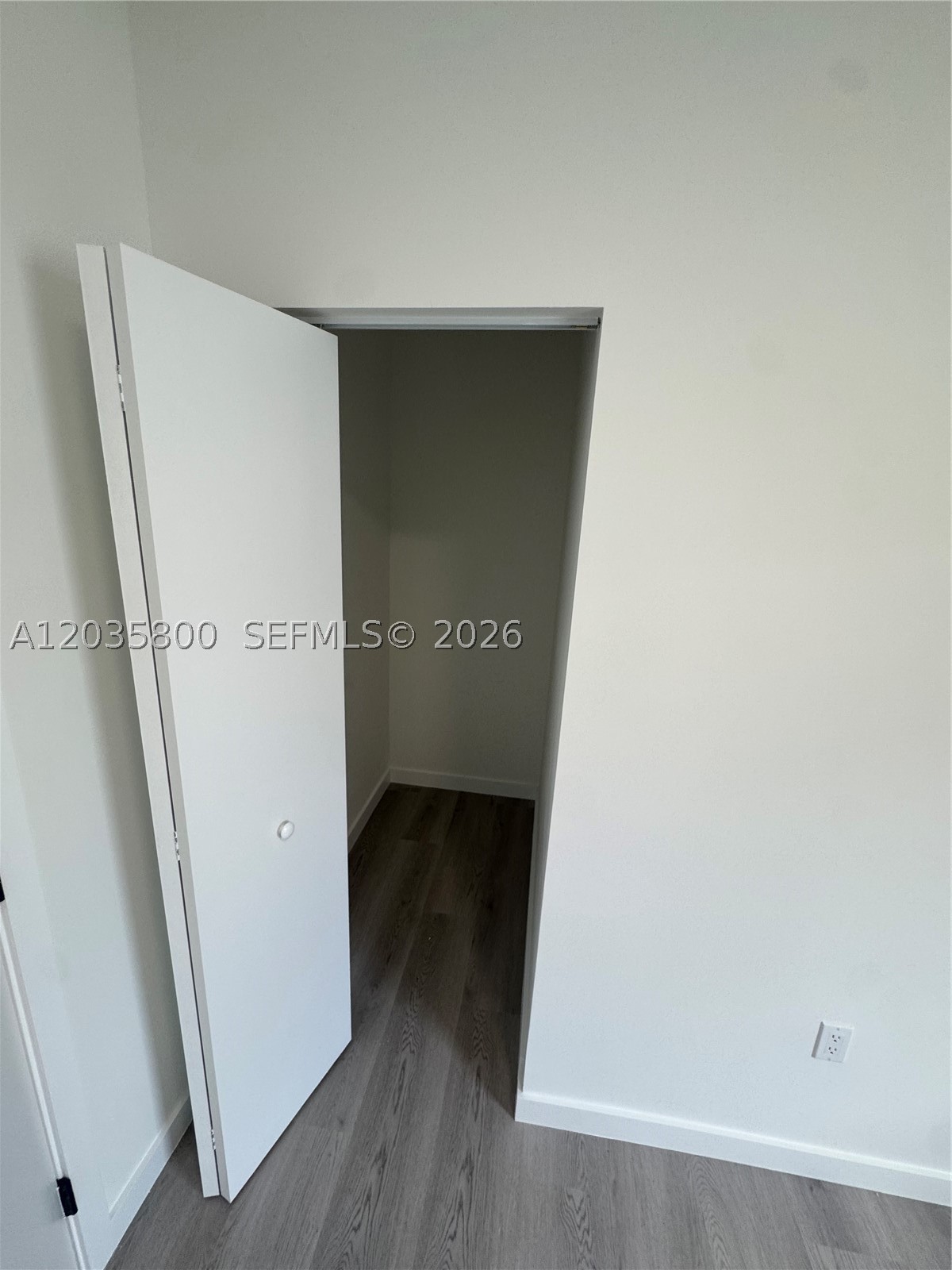 HOLLEMAN PARK - Residential Lease