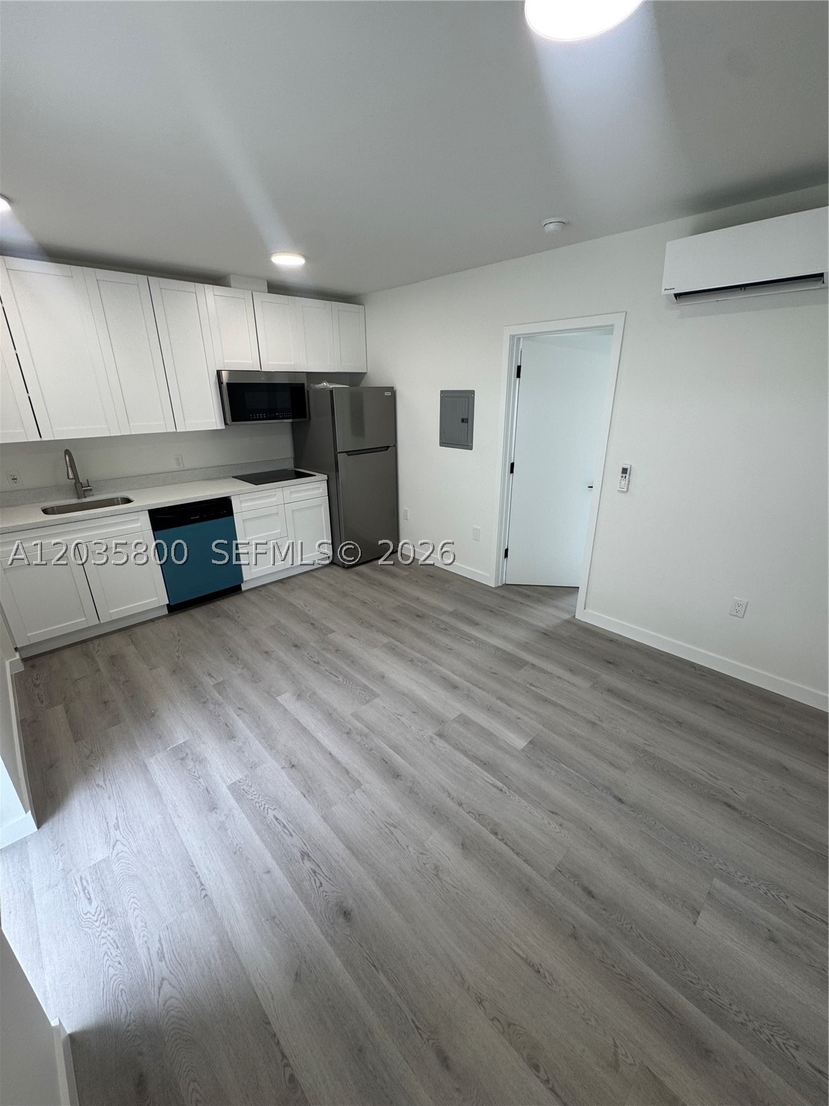 HOLLEMAN PARK - Residential Lease