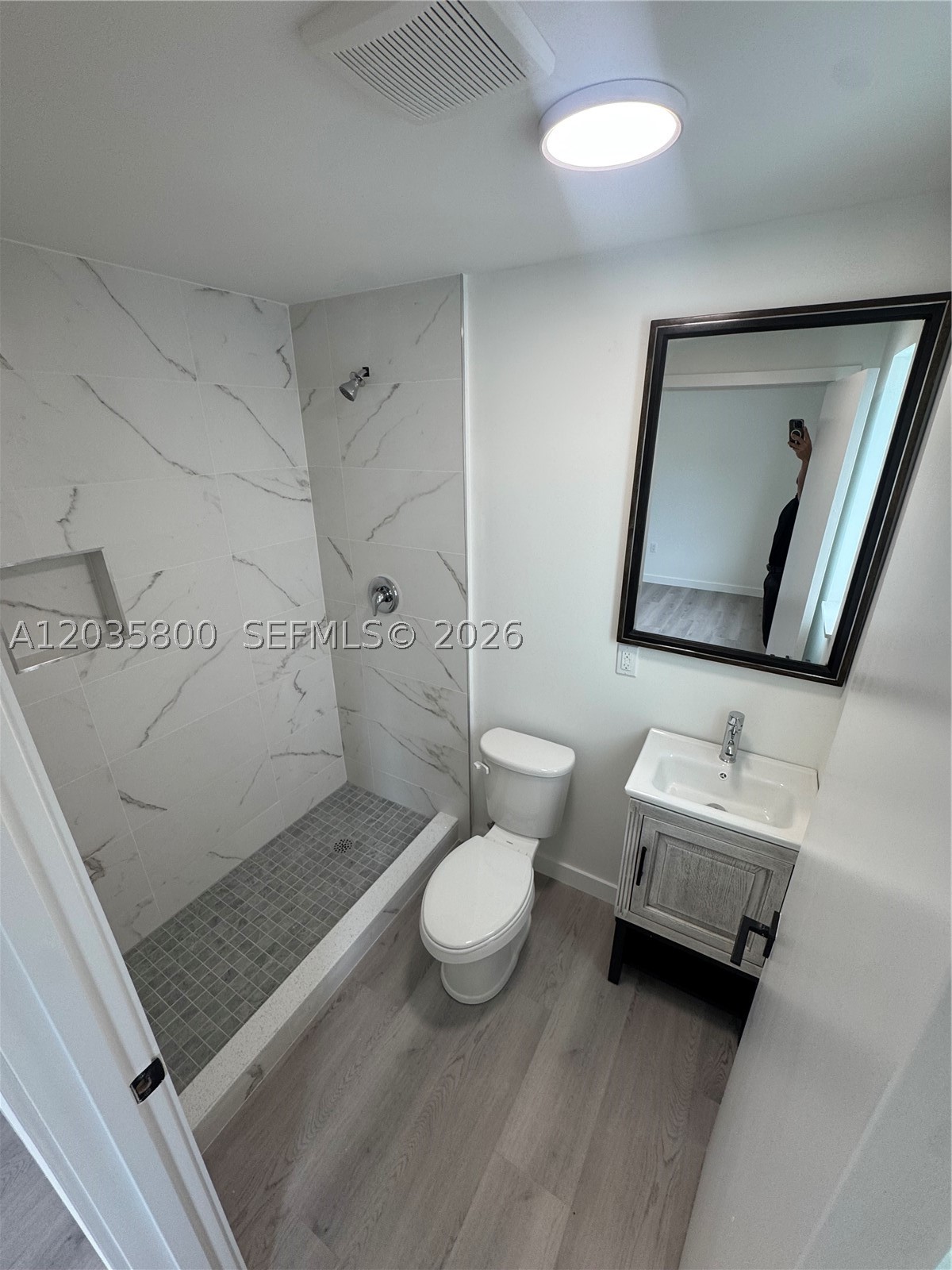 HOLLEMAN PARK - Residential Lease