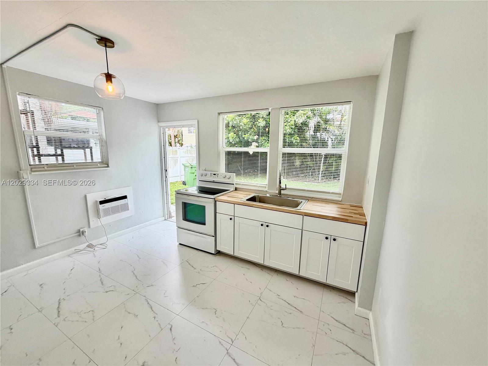OCEAN RIDGE - Residential Lease