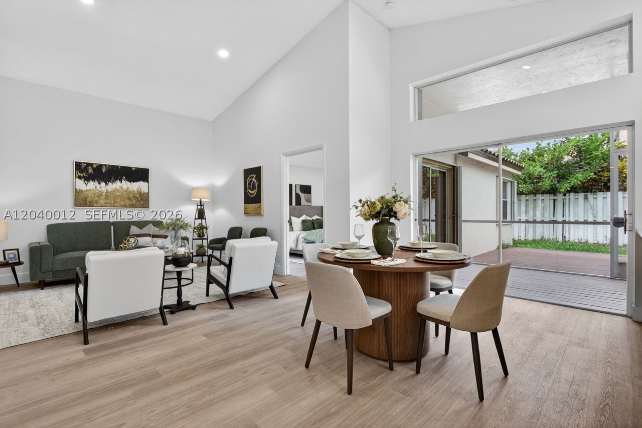 THE LAKES - Residential