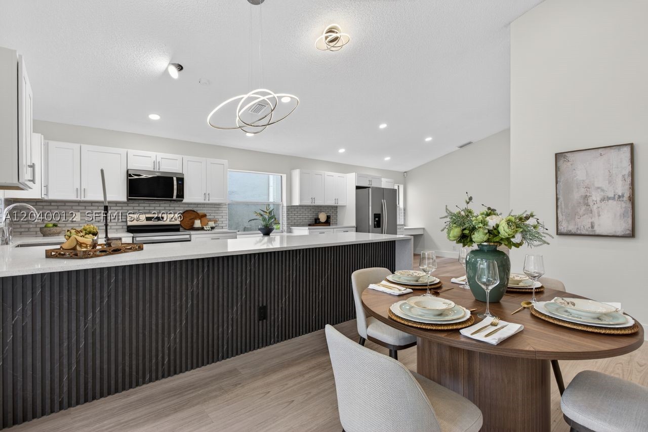 THE LAKES - Residential