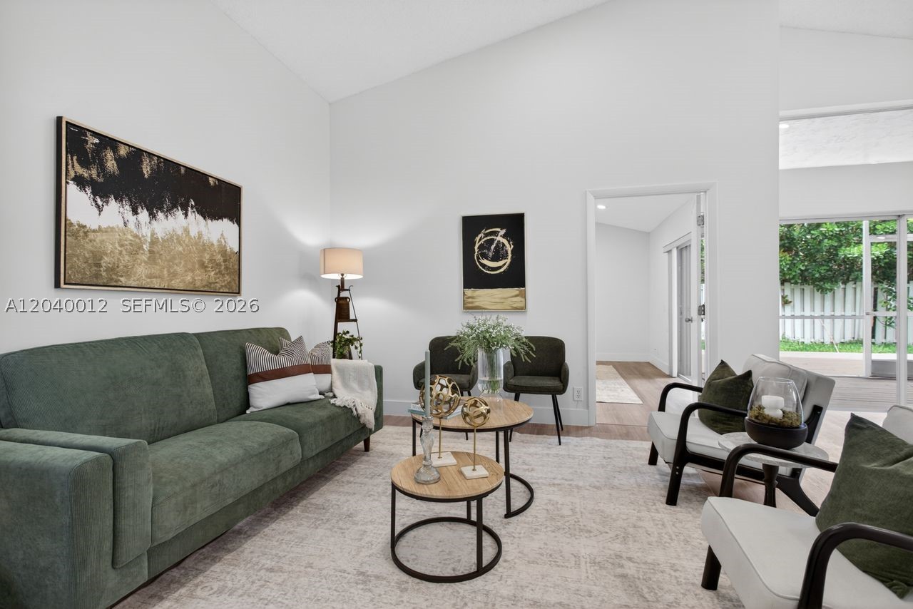 THE LAKES - Residential