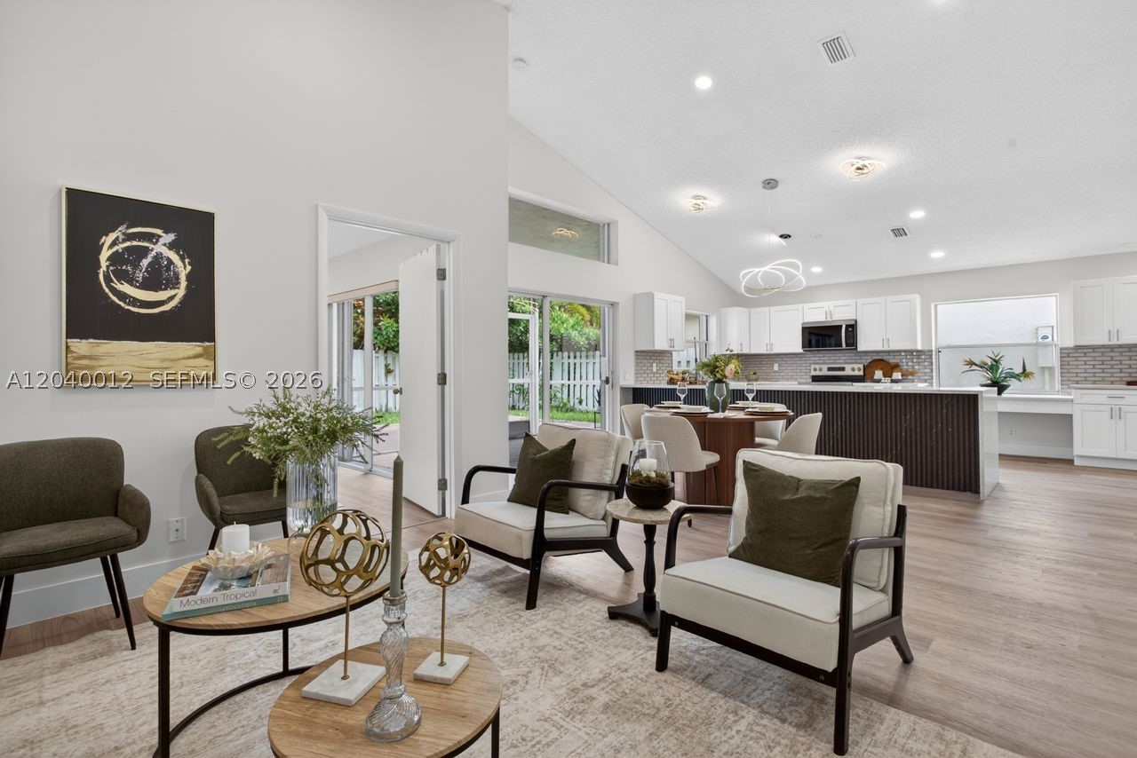 THE LAKES - Residential