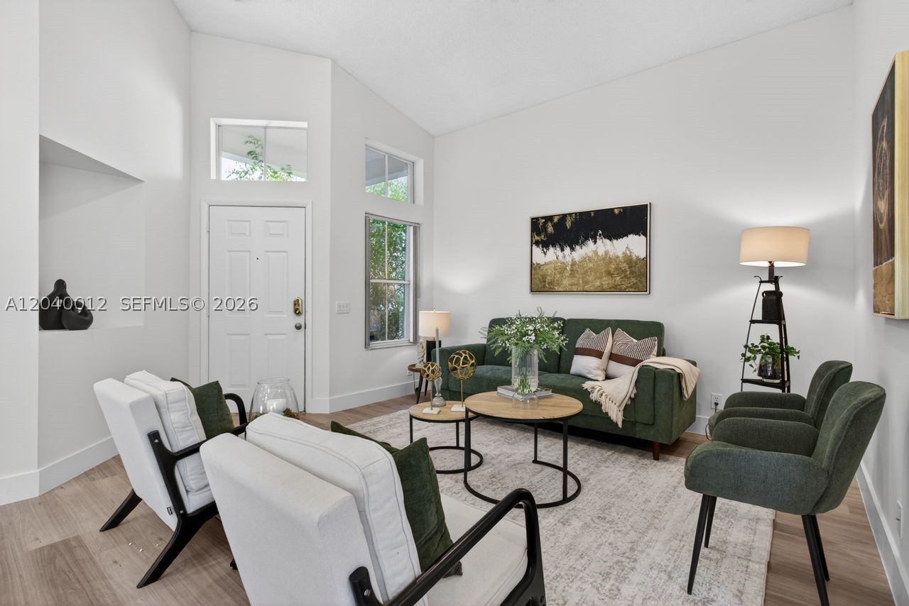 THE LAKES - Residential