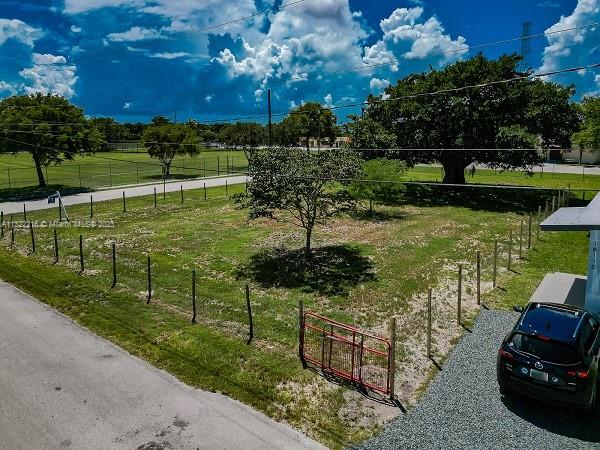 WEST PERRINE - Land