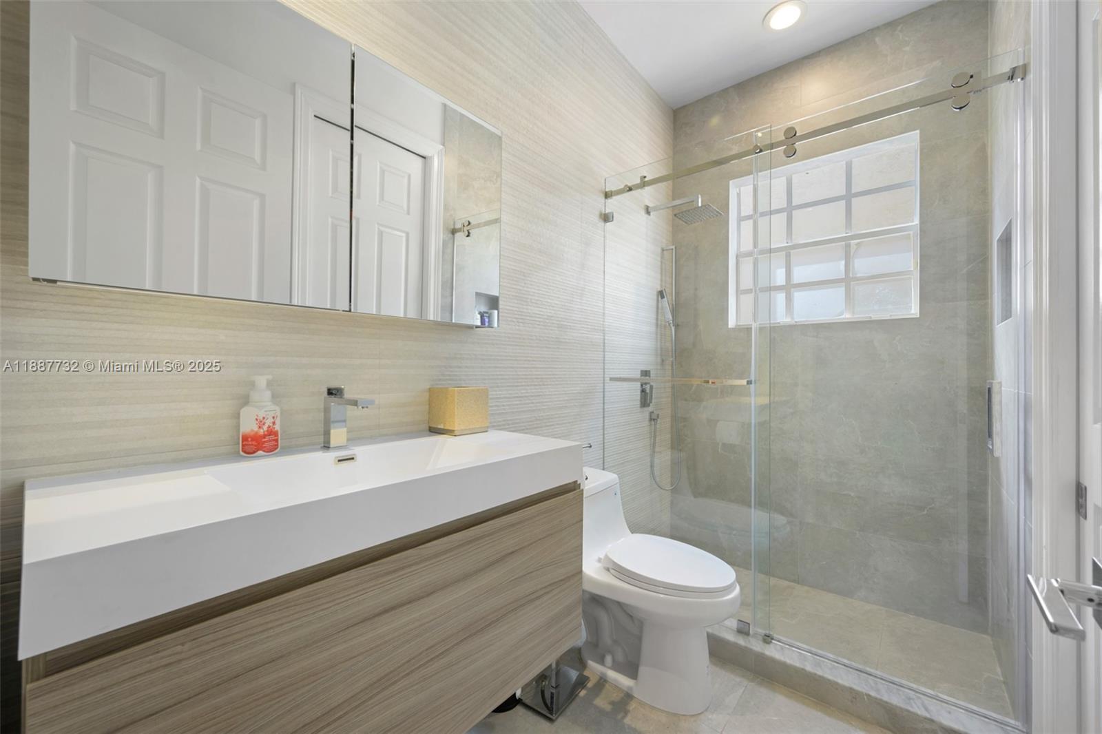 GOLDEN GATE ESTATES & MAR - Residential