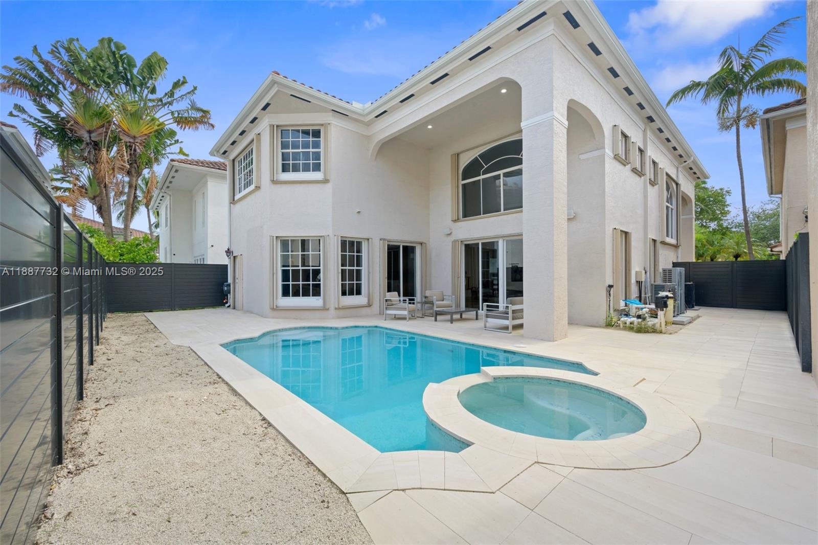 GOLDEN GATE ESTATES & MAR - Residential