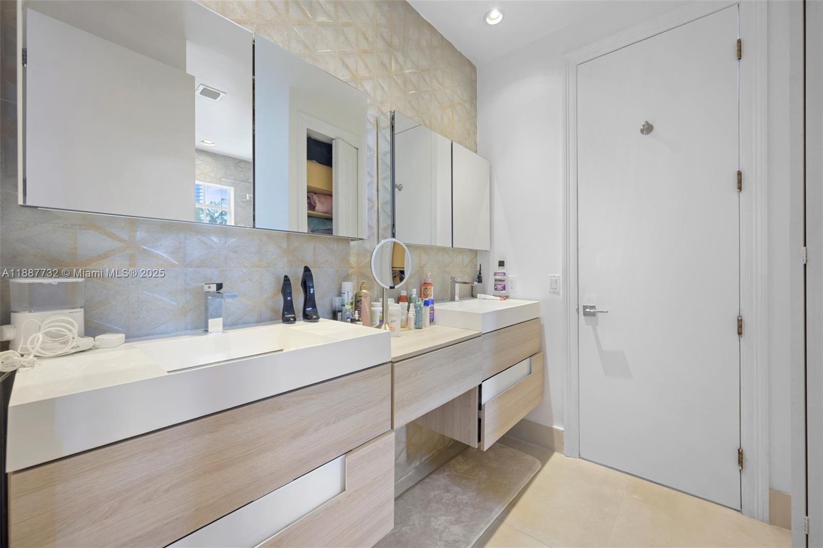 GOLDEN GATE ESTATES & MAR - Residential