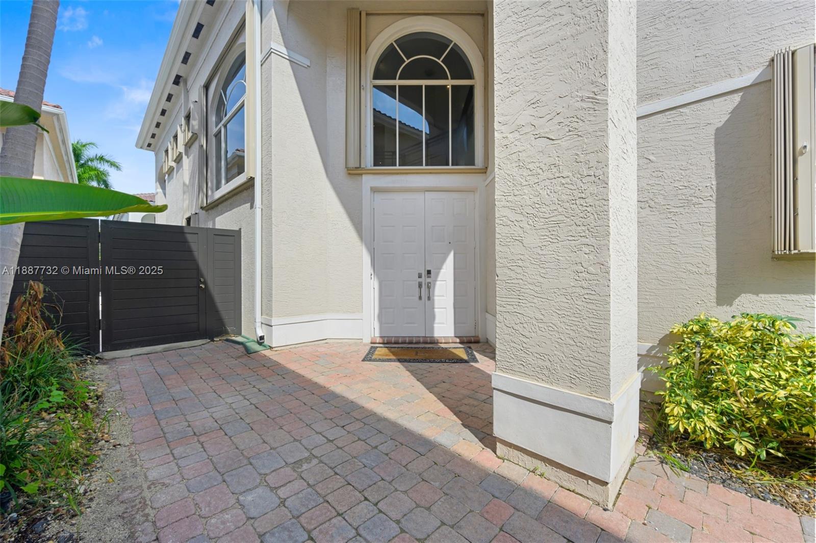 GOLDEN GATE ESTATES & MAR - Residential