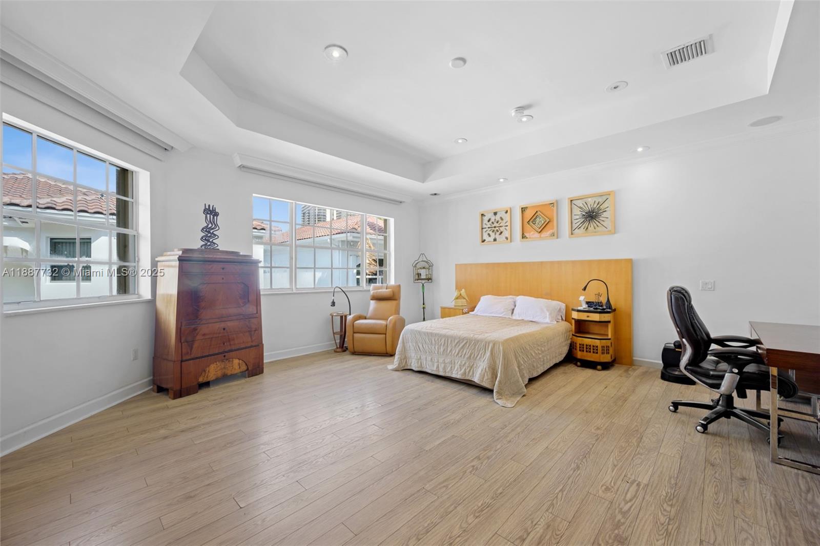 GOLDEN GATE ESTATES & MAR - Residential