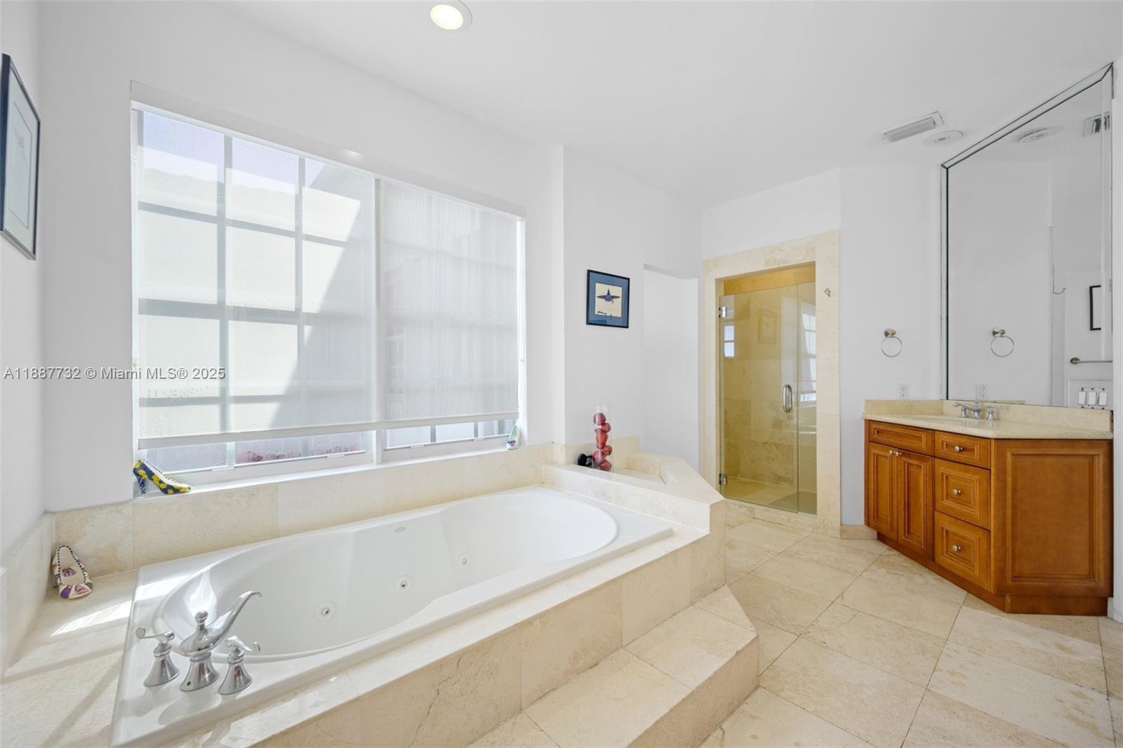 GOLDEN GATE ESTATES & MAR - Residential
