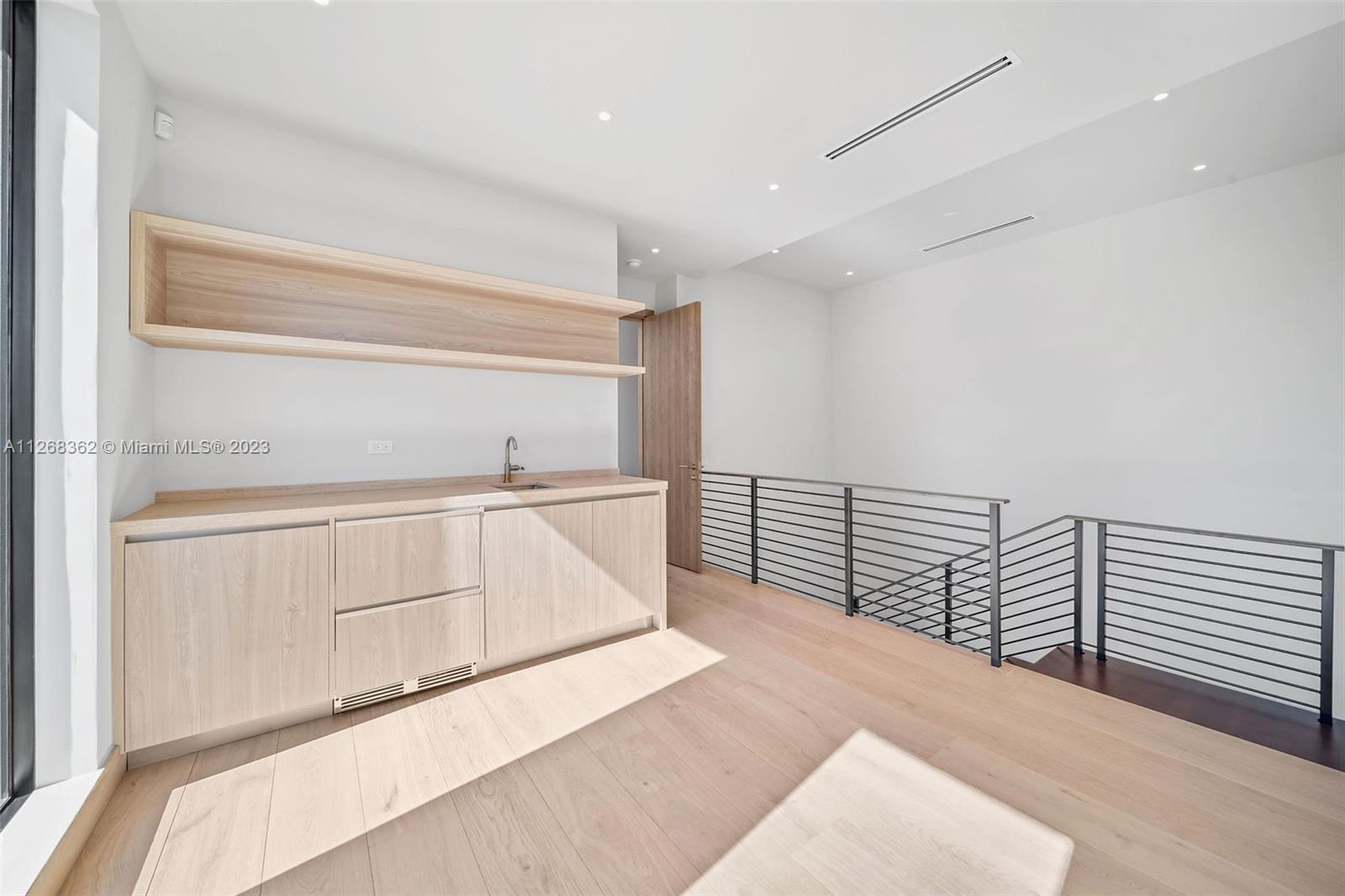 LA GORCE GOLF SUB - Residential