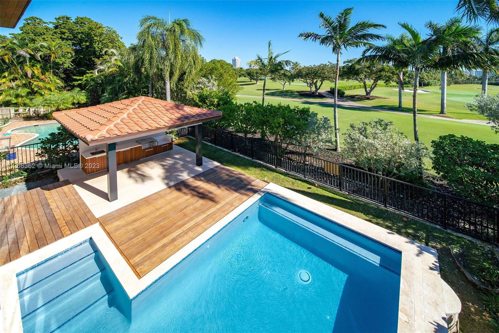 LA GORCE GOLF SUB - Residential
