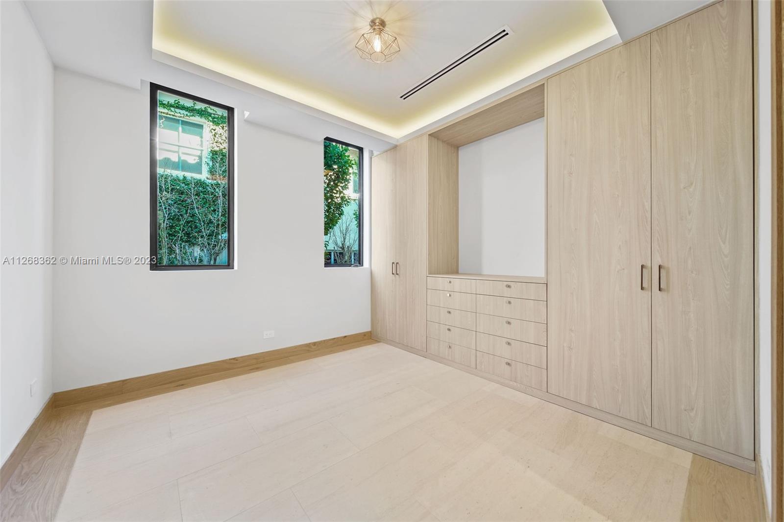 LA GORCE GOLF SUB - Residential