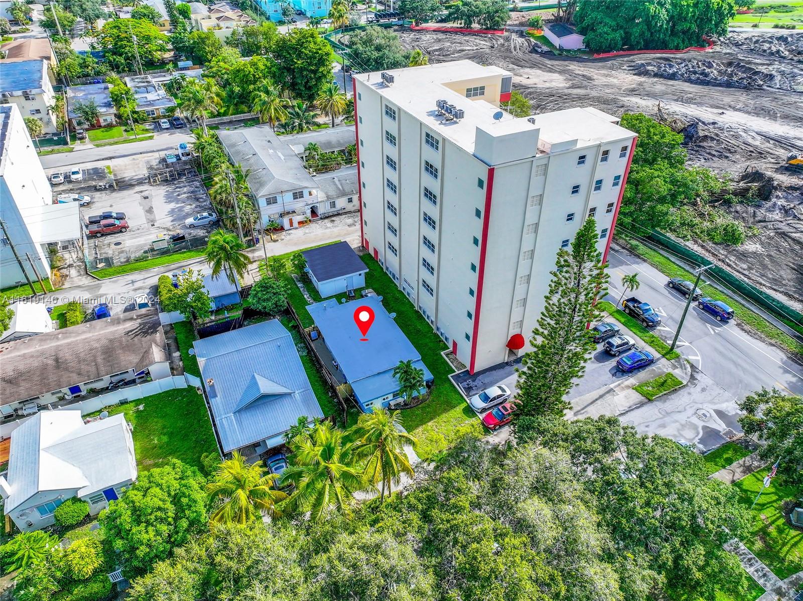 HOLLYWOOD LAKES - Residential Income