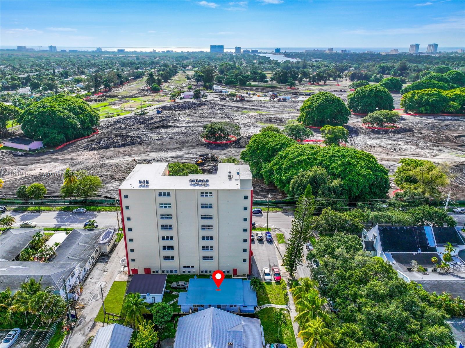 HOLLYWOOD LAKES - Residential Income