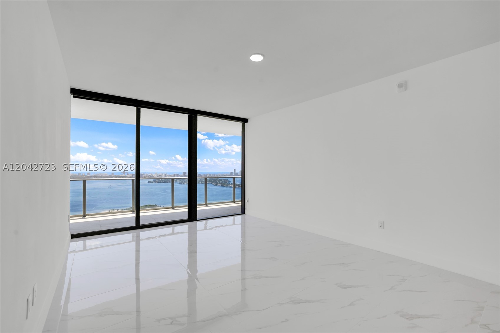 BAY BREEZE - Residential