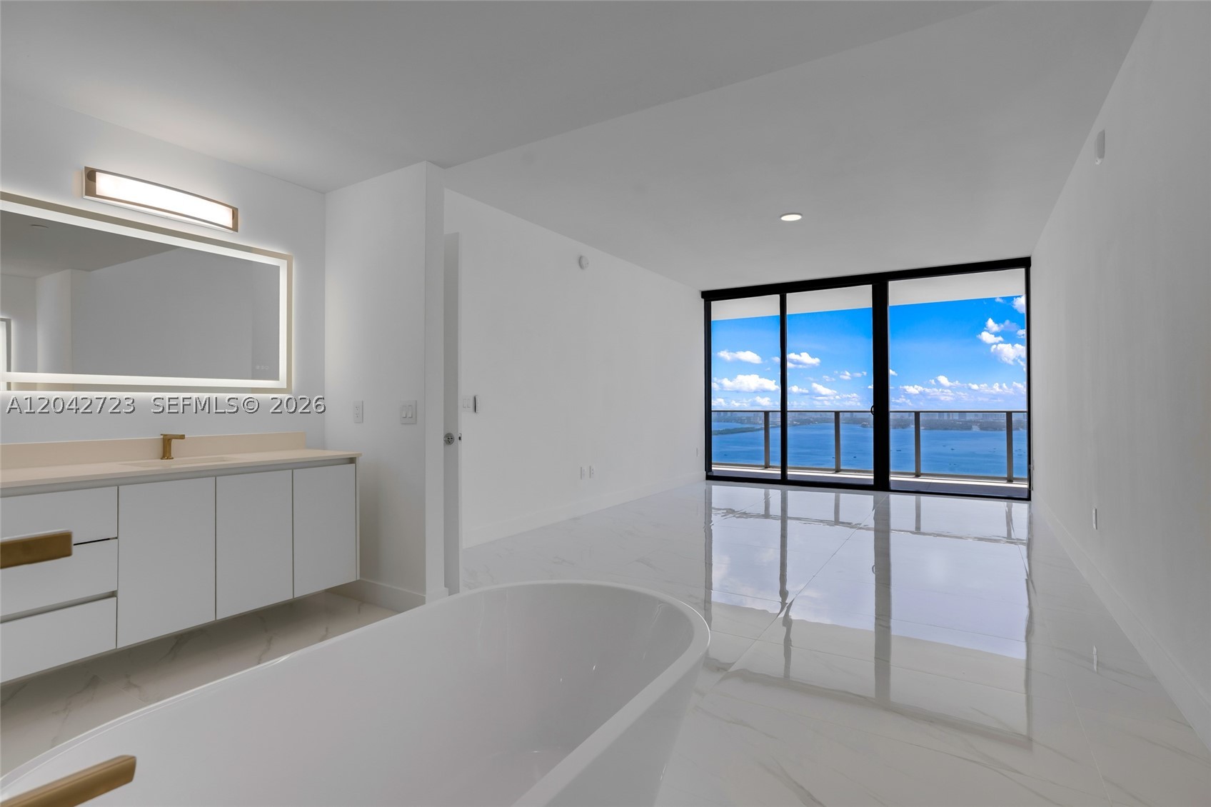 BAY BREEZE - Residential